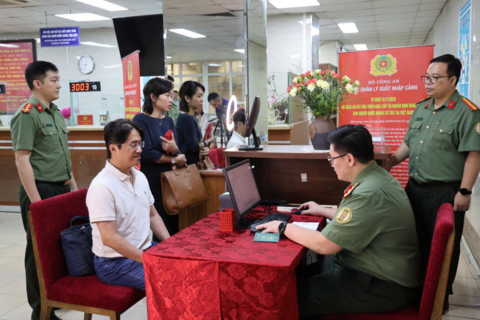 <a href="/tin-tuc" title="Tin tức" rel="dofollow">Tin tức</a>