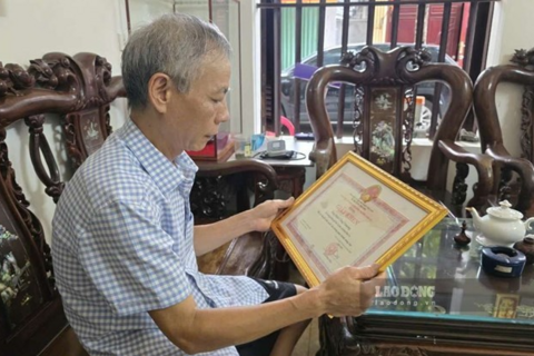 <a href="/tin-tuc" title="Tin tức" rel="dofollow">Tin tức</a>