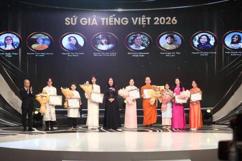 <a href="/giai-tri" title="Giải trí" rel="dofollow">Giải trí</a>