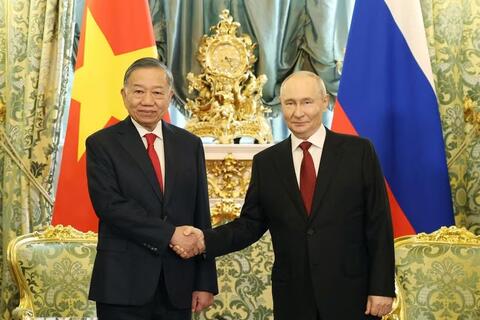 <a href="/tin-tuc" title="Tin tức" rel="dofollow">Tin tức</a>