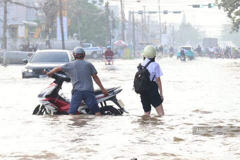 <a href="/tin-tuc" title="Tin tức" rel="dofollow">Tin tức</a>