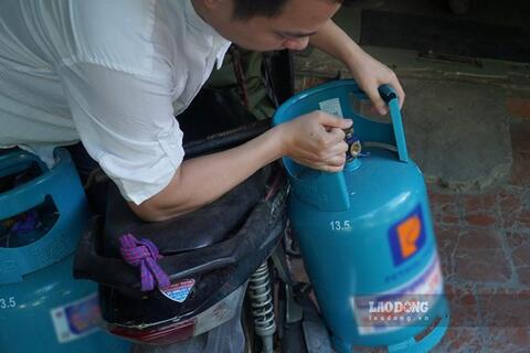 <a href="/kinh-te" title="Kinh tế" rel="dofollow">Kinh tế</a>