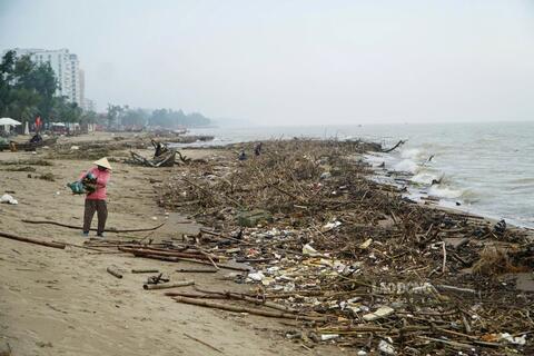 <a href="/tin-tuc" title="Tin tức" rel="dofollow">Tin tức</a>