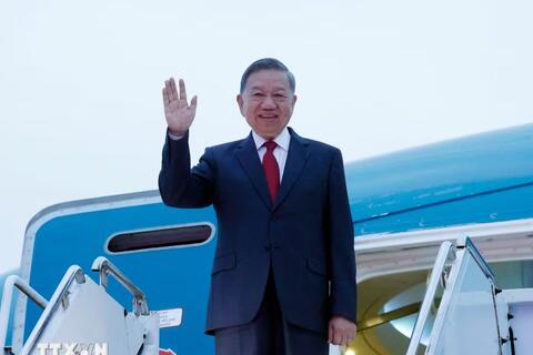 <a href="/tin-tuc" title="Tin tức" rel="dofollow">Tin tức</a>