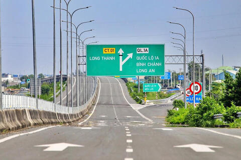 <a href="/tin-tuc" title="Tin tức" rel="dofollow">Tin tức</a>
