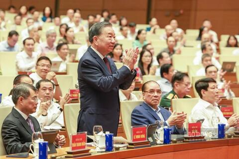 <a href="/tin-tuc" title="Tin tức" rel="dofollow">Tin tức</a>