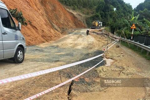 <a href="/tin-tuc" title="Tin tức" rel="dofollow">Tin tức</a>