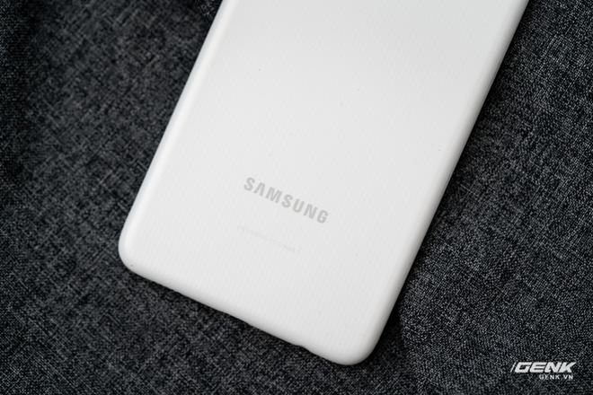 Trên tay Samsung Galaxy M22: Dày dặn để tích hợp pin 5000mAh, màn hình 90Hz, camera 48MP - Ảnh 3. Trên tay Samsung Galaxy M22: Dày dặn để tích hợp pin 5000mAh, màn hình 90Hz, camera 48MP - Ảnh 3.