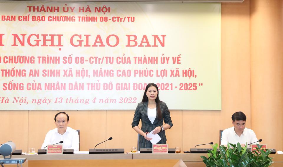 B&agrave; Bạch Li&ecirc;n Hương - Gi&aacute;m đốc Sở LĐTB&amp;XH H&agrave; Nội l&agrave; cơ quan thường trực&nbsp; Chương tr&igrave;nh&nbsp;số 08-CTr/TU tiếp thu c&aacute;c &yacute; kiến g&oacute;p &yacute; để triển khai thực hiện Chương tr&igrave;nh trong 9 th&aacute;ng c&ograve;n lại của năm 2022 đạt kết quả tốt.