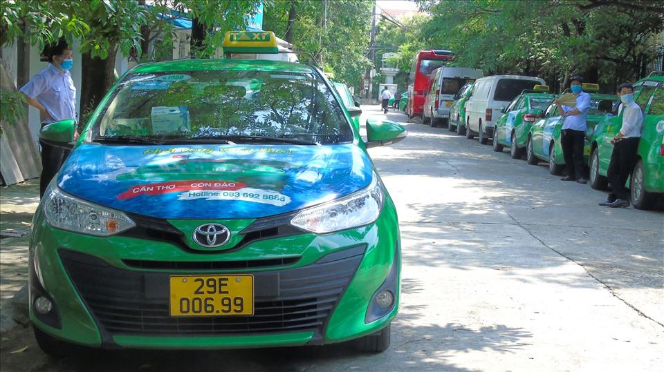 Thiếu lái xe, gần 50% xe taxi dừng hoạt động