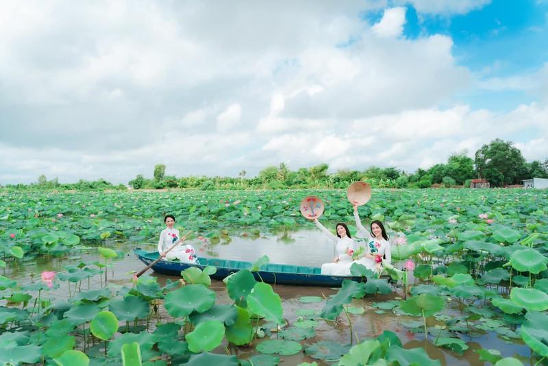 Hoa hậu Ngọc Diễm, Hoa khôi Diệu Ngọc quảng bá du lịch Đồng Tháp ảnh 2