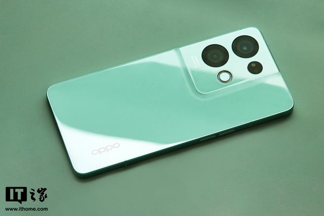 Mở hộp OPPO Reno8 Pro+ trước ngày ra mắt: Thiết kế đẹp, cấu hình mạnh, camera "ngon" như Find X5 Pro? - Ảnh 5. Mở hộp OPPO Reno8 Pro+ trước ngày ra mắt: Thiết kế đẹp, cấu hình mạnh, camera "ngon" như Find X5 Pro? - Ảnh 5.
