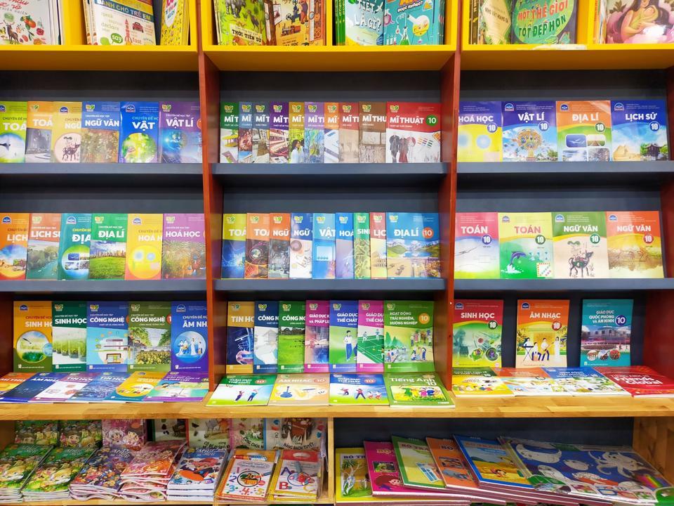 Bộ SGK lớp 10 (Ảnh minh họa)