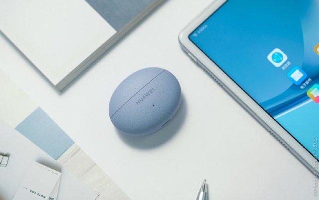 Huawei FreeBuds 5i ra mắt: Chống ồn chủ động xịn hơn, pin trâu hơn, giá 2 triệu đồng - Ảnh 2. Huawei FreeBuds 5i ra mắt: Chống ồn chủ động xịn hơn, pin trâu hơn, giá 2 triệu đồng - Ảnh 2.