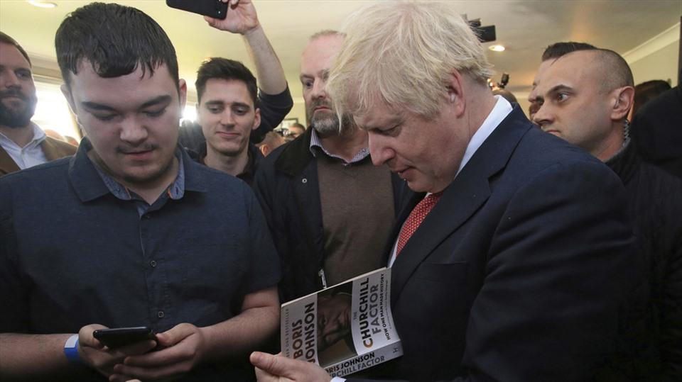 Thủ tướng Anh Boris Johnson cân nhắc đoạn tuyệt chính trường