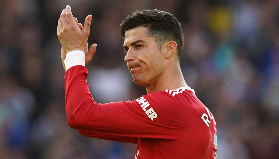 Ronaldo có xiêu lòng trước khoản lương 125 triệu euro từ Ả Rập?