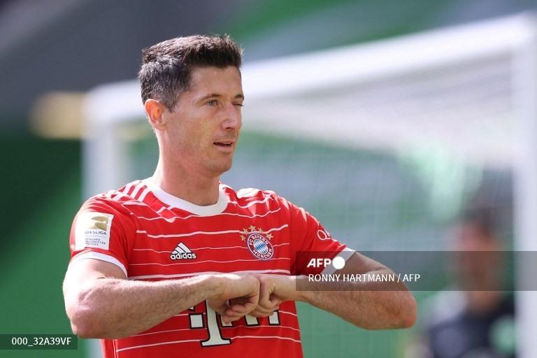 Lewandowski sẽ giải quyết được bài toán hàng công của Barcelona.  Ảnh: AFP