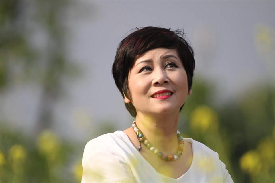 Dù không muốn, nghệ sĩ Minh Hằng chỉ được xét tặng danh hiệu NSND khi đã về hưu. Ảnh: FBNV