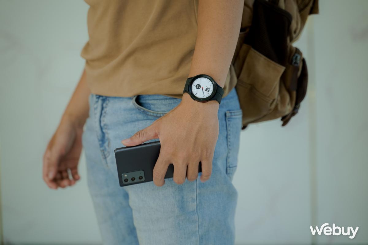 Trên tay Galaxy Watch5 Pro: Vỏ titan cứng cáp, kính phủ sapphire, pin 3 ngày và sạc nhanh hơn - Ảnh 8. Trên tay Galaxy Watch5 Pro: Vỏ titan cứng cáp, kính phủ sapphire, pin 3 ngày và sạc nhanh hơn - Ảnh 8.