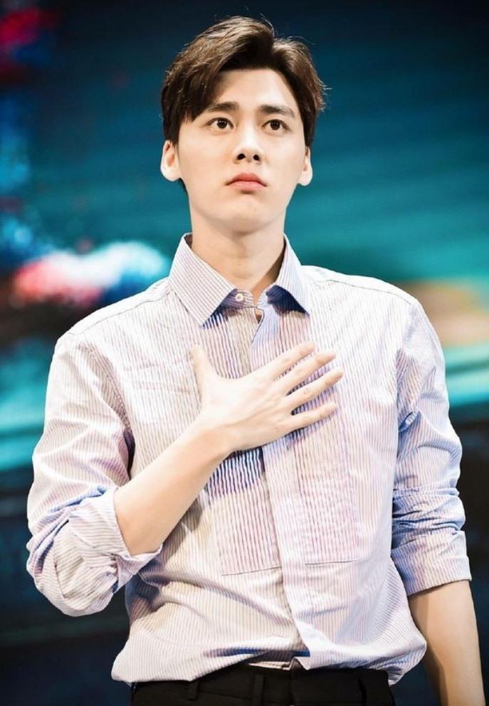 Lý Dịch Phong mất tất cả chỉ sau 1 đêm. Ảnh: Weibo