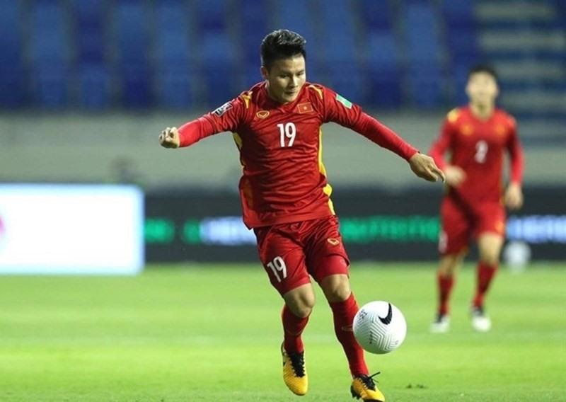 Tiền vệ Quang Hải phải tự đưa ra quyết định của mình. Ảnh: Trung Thu