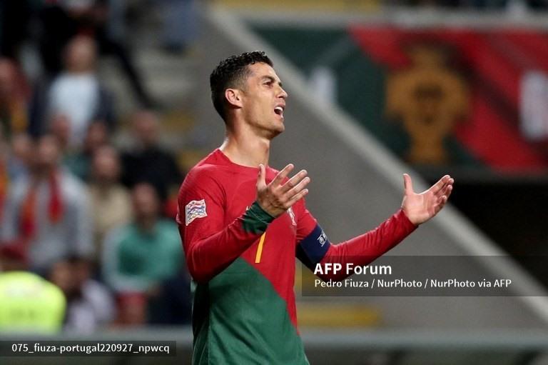Sự thất vọng của Ronaldo.  Ảnh: AFP