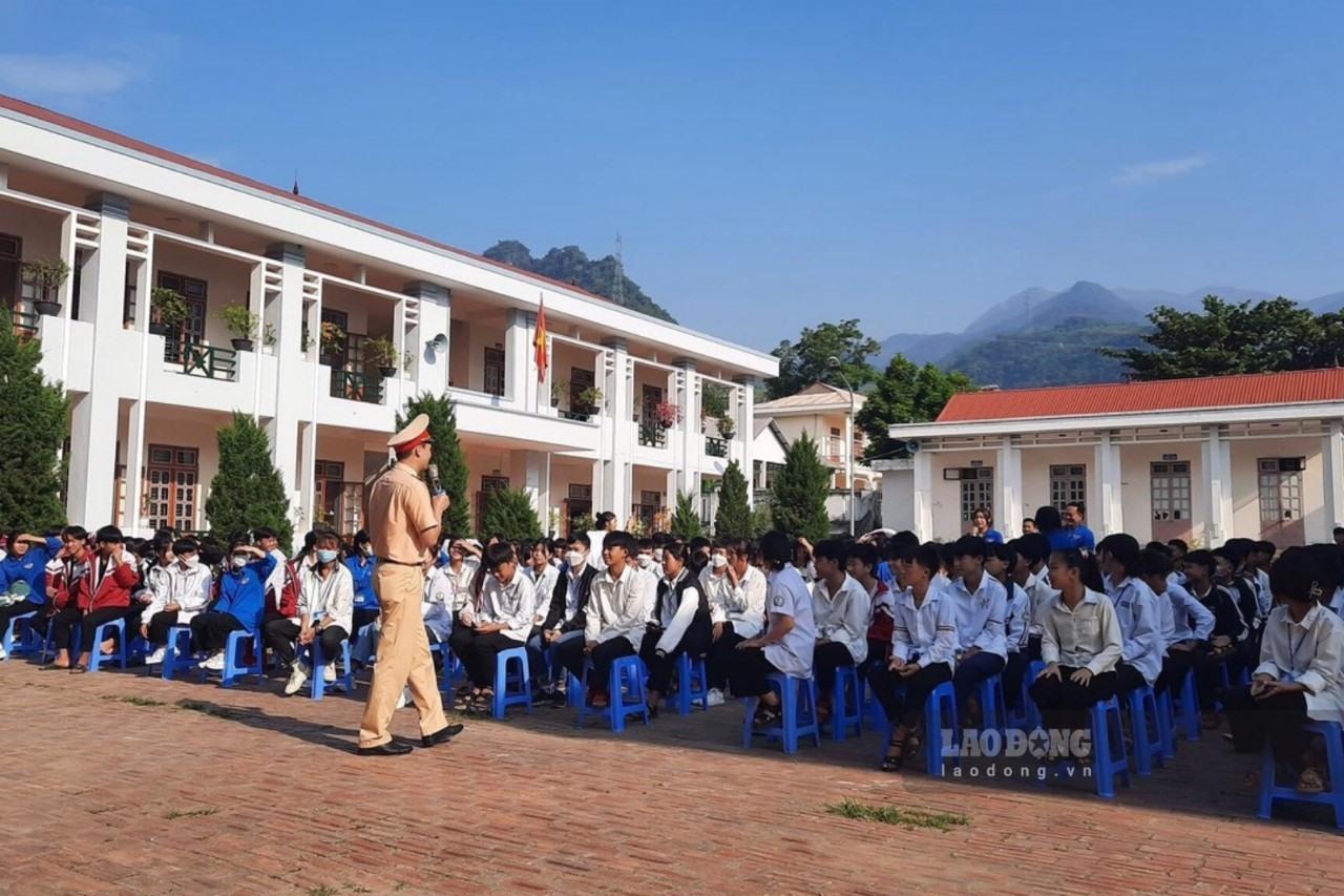 Các buổi tuyên truyền về trật tự an toàn giao thông tại trường hoc sẽ giúp học sinh nâng cao ý thức, nghiêm chỉn chấp hành luật an toàn giao thông.