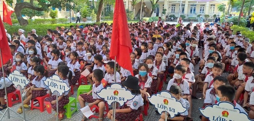 Hiệu trưởng Trường Tiểu học Vinh Hiền: Một đảng viên tận tuỵ, một giáo viên tâm huyết ảnh 2