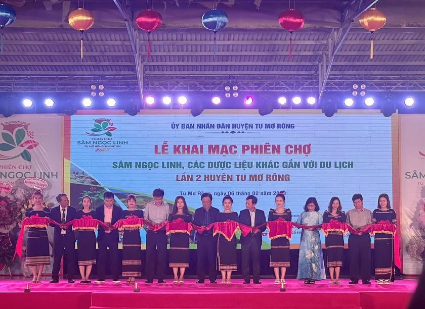 Kon Tum: Khai mạc Phiên chợ Sâm Ngọc linh lần thứ II ảnh 1