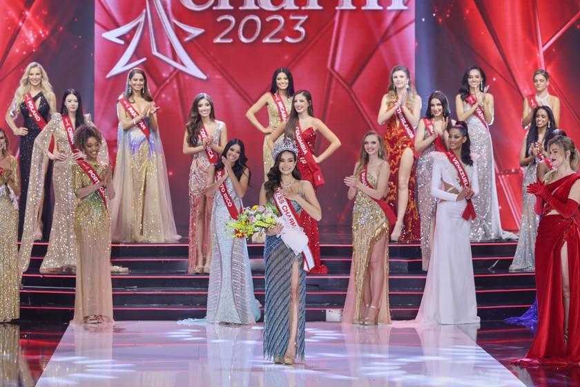 Người đẹp Brazil đăng quang Miss Charm 2023, nhận phần thưởng 2,3 tỷ đồng tiền mặt ảnh 6