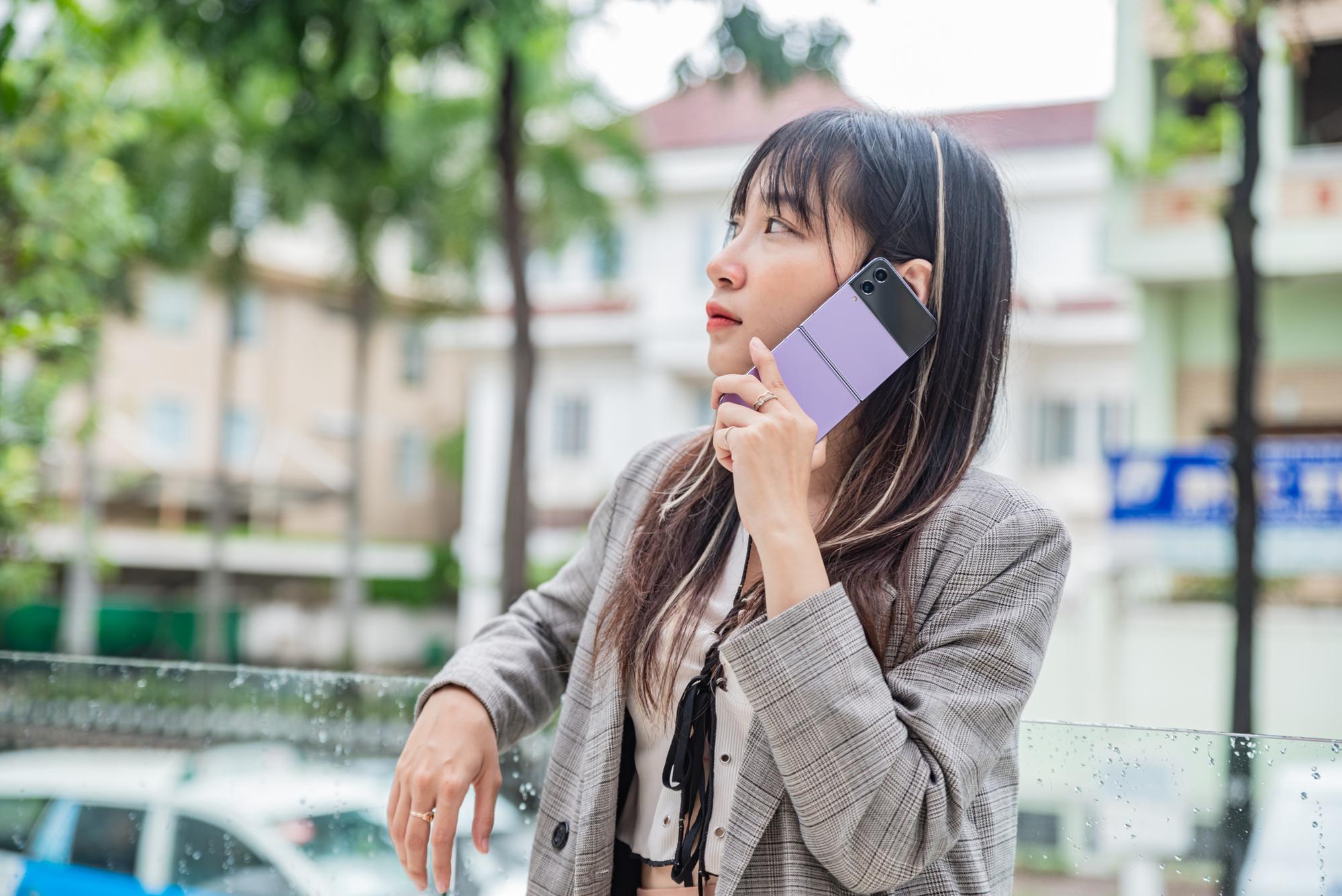 Người lớn có thể không thích nhưng Gen Z đặc biệt mê Galaxy Z Flip4 và đây là lý do tại sao - Ảnh 1.