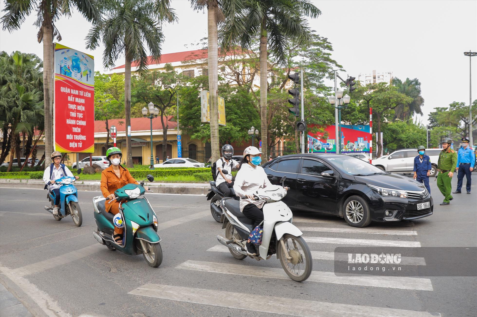 Theo kế hoạch điều chỉnh, cấm tất cả phương tiện rẽ trái từ Hồ Tùng Mậu vào Khu đô thị Goldmark City cũng như cấm tất cả phương tiện rẽ trái từ Nguyễn Cơ Thạch đi Hồ Tùng Mậu (hướng đi Nhổn) và đi thẳng từ Nguyễn Cơ Thạch hướng vào khu đô thị Goldmark City.