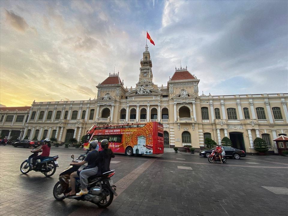 Tạm dừng nhận đăng kí tham quan trụ sở HĐND và UBND TP Hồ Chí Minh