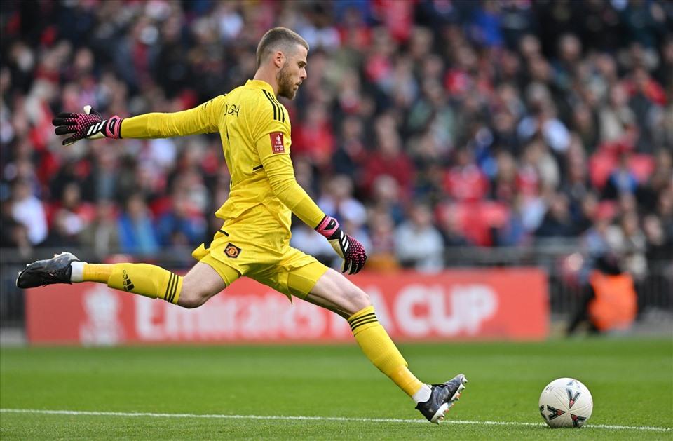 Tình thế lưỡng nan của Man United với De Gea