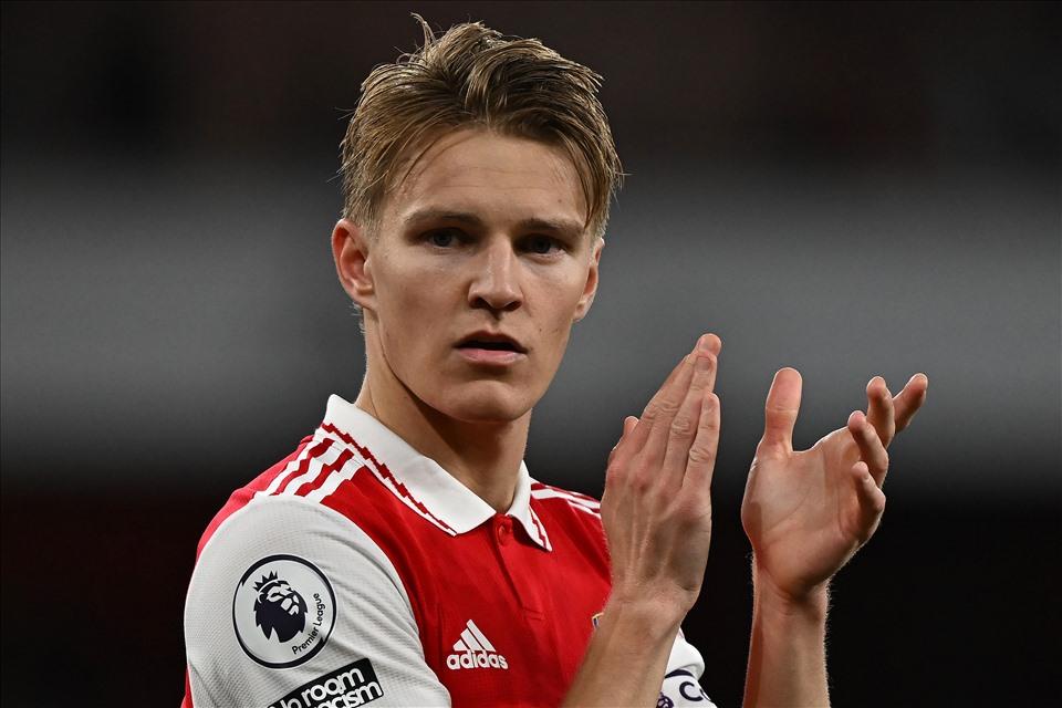 Bản lĩnh của Martin Odegaard đã níu giữ hi vọng cho Arsenal