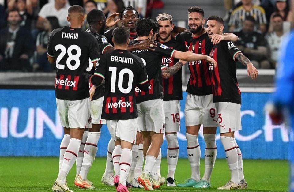 Thắng Juventus, AC Milan giành vé dự Champions League mùa sau