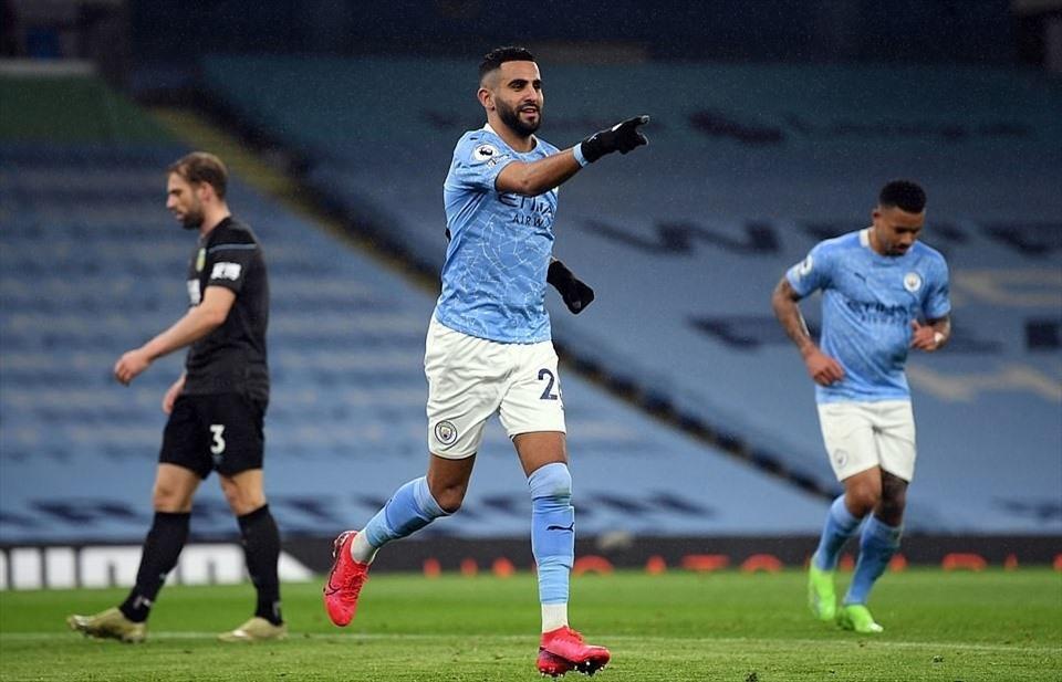 Riyad Mahrez là bản hợp đồng quá lời của Man City. Ảnh: AFP