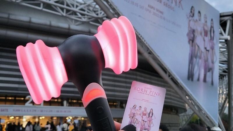 Không ít fan cảm thấy thất vọng, tụt hứng vì đêm diễn của Blackpink tại Hà Nội không suôn sẻ từ khi công bố đến nay. Ảnh: Twitter