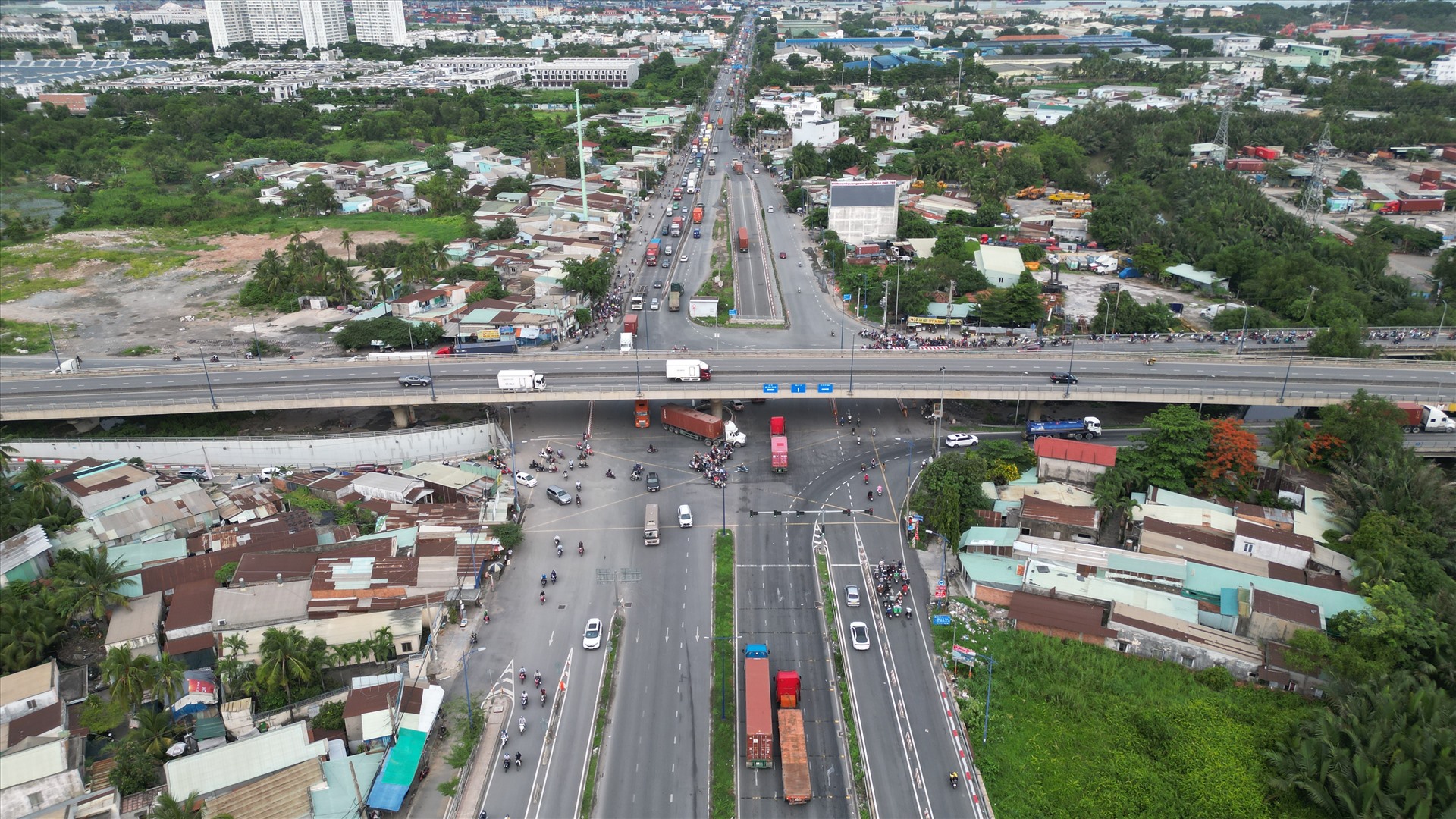 Dự án mở rộng đường Đồng Văn Cống vốn đầu tư tuy không lớn, song có vai trò quan trọng giúp giảm kẹt xe cho nút giao Mỹ Thủy - nơi kết nối các tuyến Đồng Văn Cống, Nguyễn Thị Định, Võ Chí Công ra vào cảng Cát Lái. Công trình khi hoàn thành giúp đoạn đường này có thêm hai làn xe, tăng khả năng chuyên chở cho các loại ôtô, nhất là xe container qua khu vực.