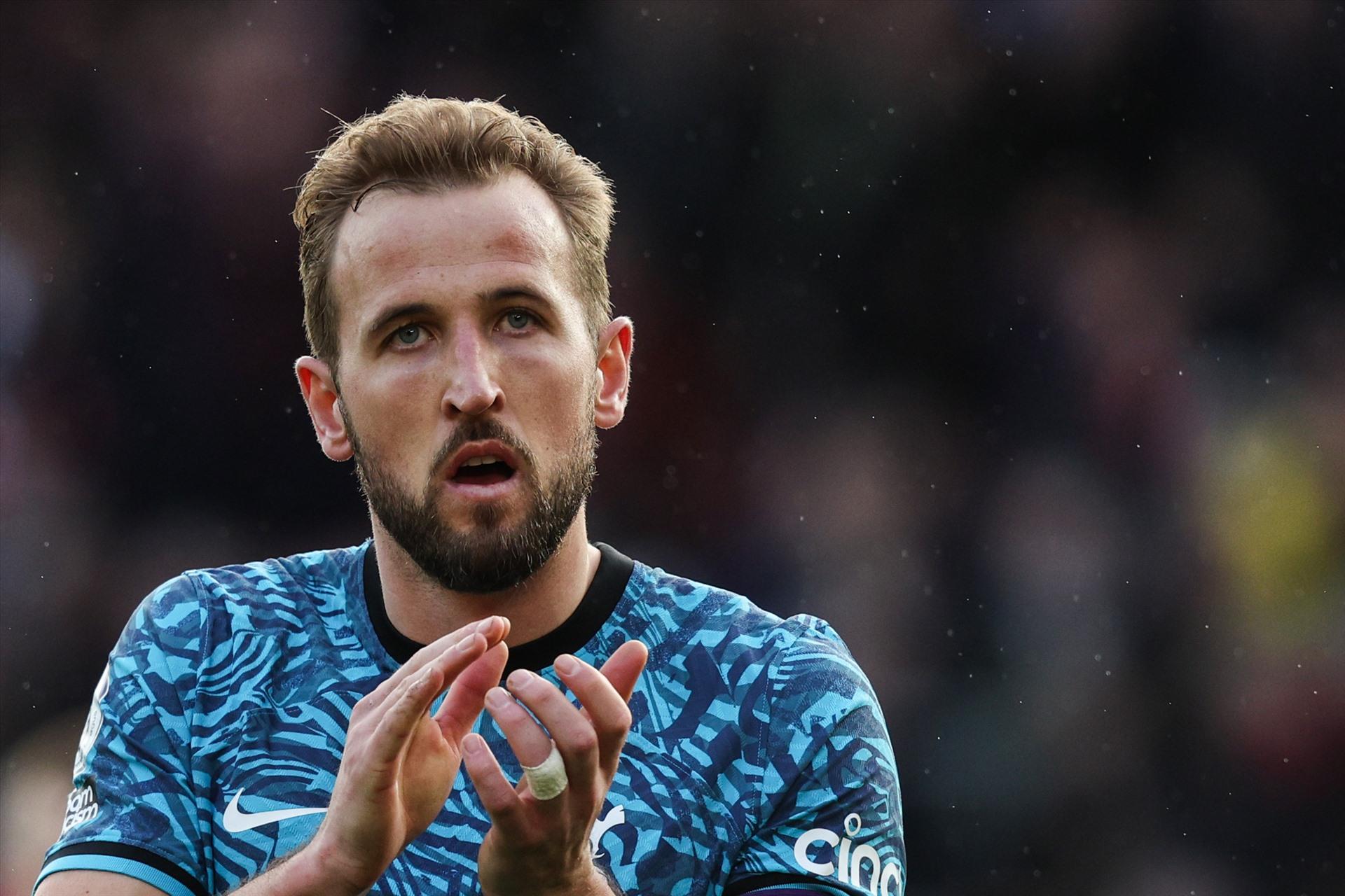 Harry Kane nếu ở lại Tottenham có thể nhận lương cao nhất Premier League với 400.000 bảng/tuần. Ảnh: AFP