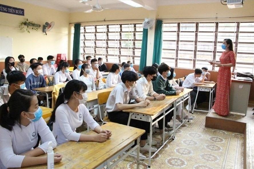 Mỗi giáo viên phổ thông không làm kiêm nhiệm quá 2 chức vụ