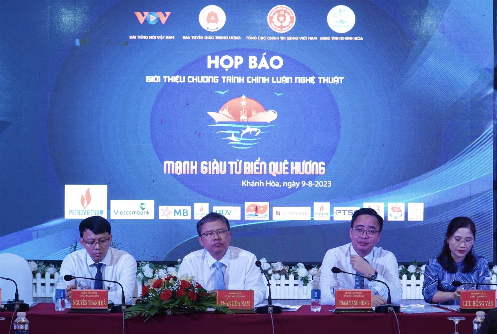 Toàn cảnh buổi họp báo. Ảnh: Hữu Long