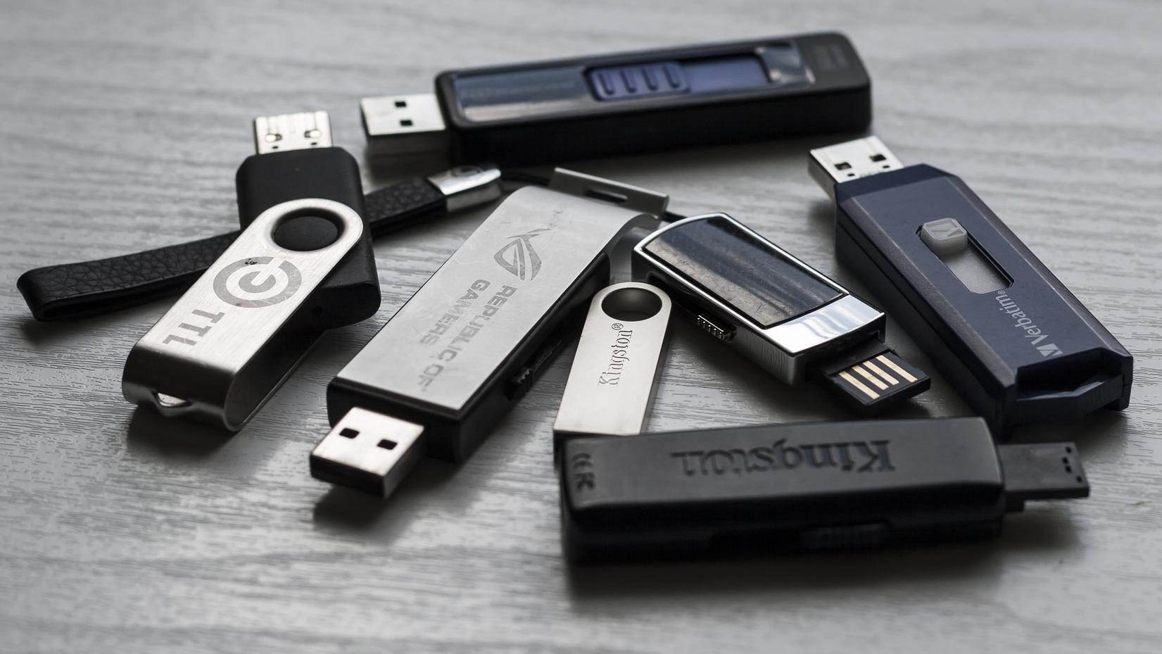 Dù đã quá lỗi thời nhưng ai cũng nên mang theo bên mình một chiếc USB phòng khi nguy cấp: Đây là lý do! - Ảnh 2.