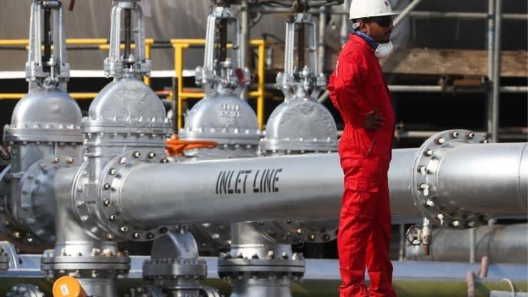 Giá dầu thô giằng co trước thông tin trái chiều về nguồn cung tại Mỹ Giá dầu thô giảm mạnh, Brent tụt về mức 82,86 USD/thùng