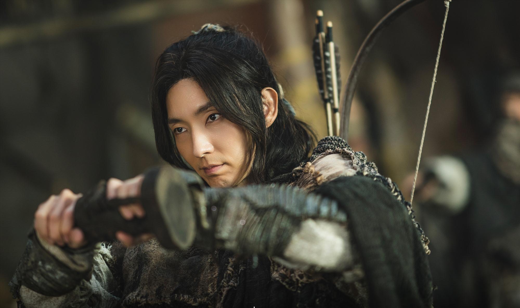 Phim Hàn Quốc tháng 9 - Lee Joon Gi, Yoon Kye Sang, Uhm Ki Joon đối đầu