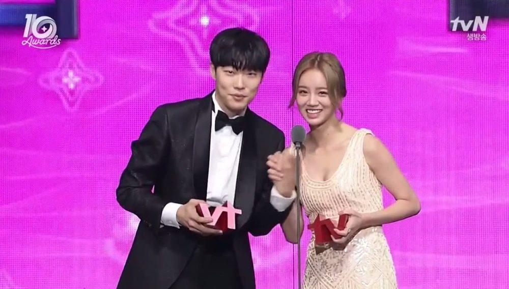 Lee Hyeri và Ryu Jun Yeol có chuyện tình đẹp gần 10 năm nổi tiếng ở Hàn Quốc. Ảnh: tvN