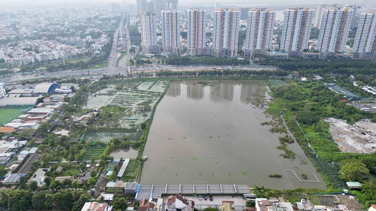 Theo ghi nhận của Lao Động, vị trí khu vực quy hoạch dự án ga đường sắt Thủ Thiêm nằm giữa đại lộ Mai Chí Thọ và đường Lương Định Của (phường An Phú, TP Thủ Đức).