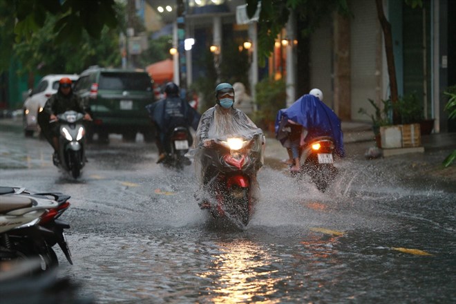 Dự báo thời tiết hôm nay 23.9: Bắc Bộ tăng nhiệt, Trung Bộ mưa to