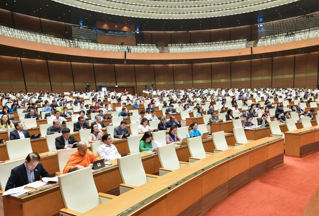 Hôm nay (24/11), Quốc hội thảo luận về Luật Đường bộ và Luật Trật tự an toàn giao thông đường bộ