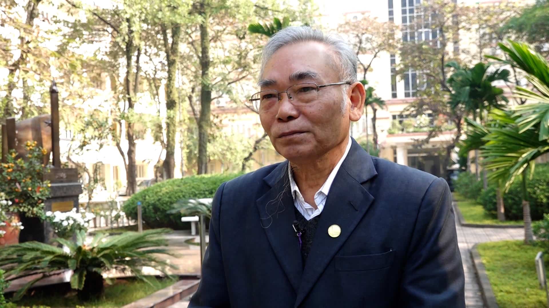 GS.TS Phan Văn Tân, Khoa khí tượng thủy văn và hải dương học, Trường Đại học Khoa học tự nhiên trao đổi với phóng viên Báo Lao Động.